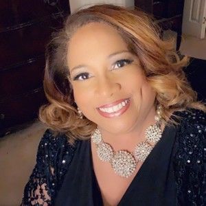 Meet your Posher, Carolyn